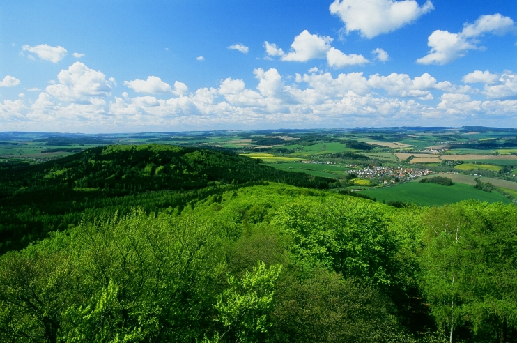 Krajina z rozhledny na Velkém Blaníku